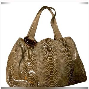 Michael Kors 🎁 Large Taupe Croc Bag. Gold Hardware, magnet closure. Authentic!